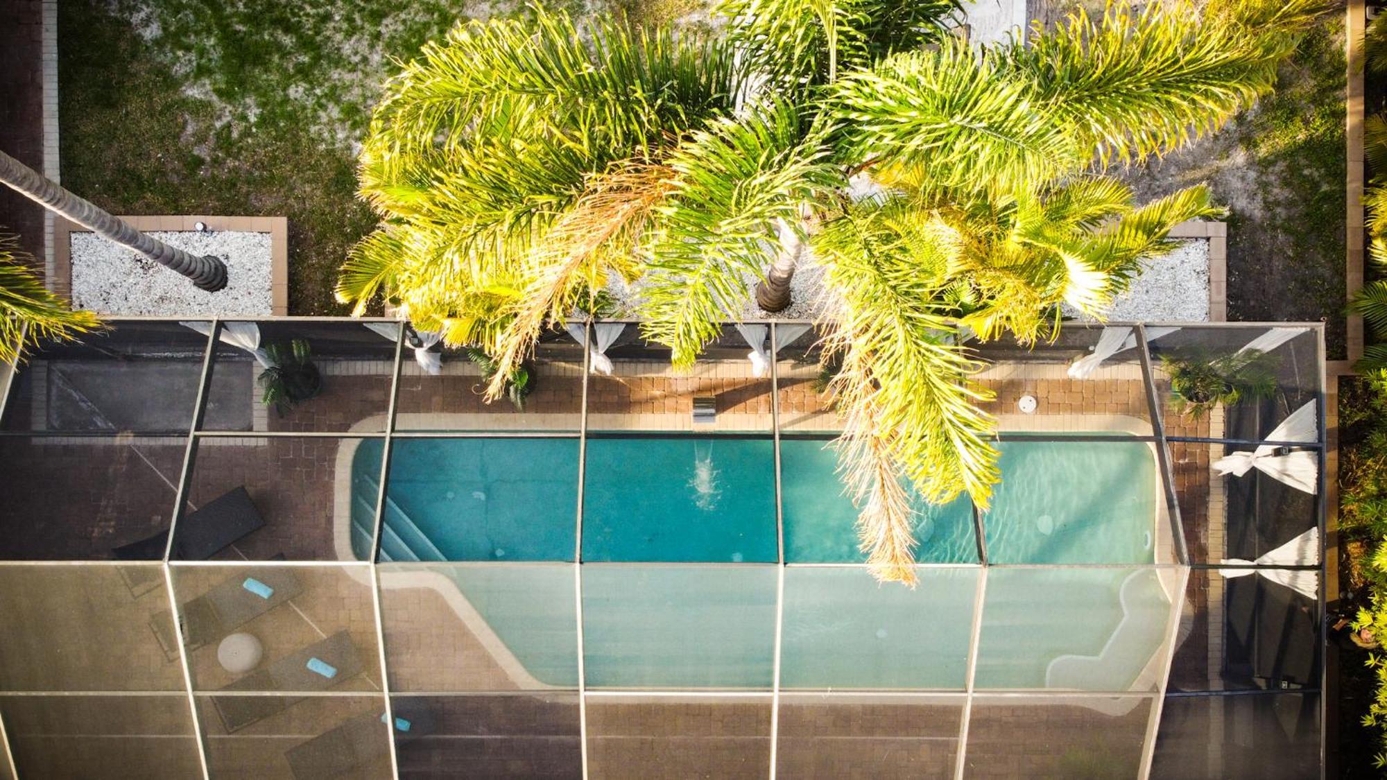 Beach Cottage With Heated Pool Just Off Siesta Key Sarasota Exterior foto