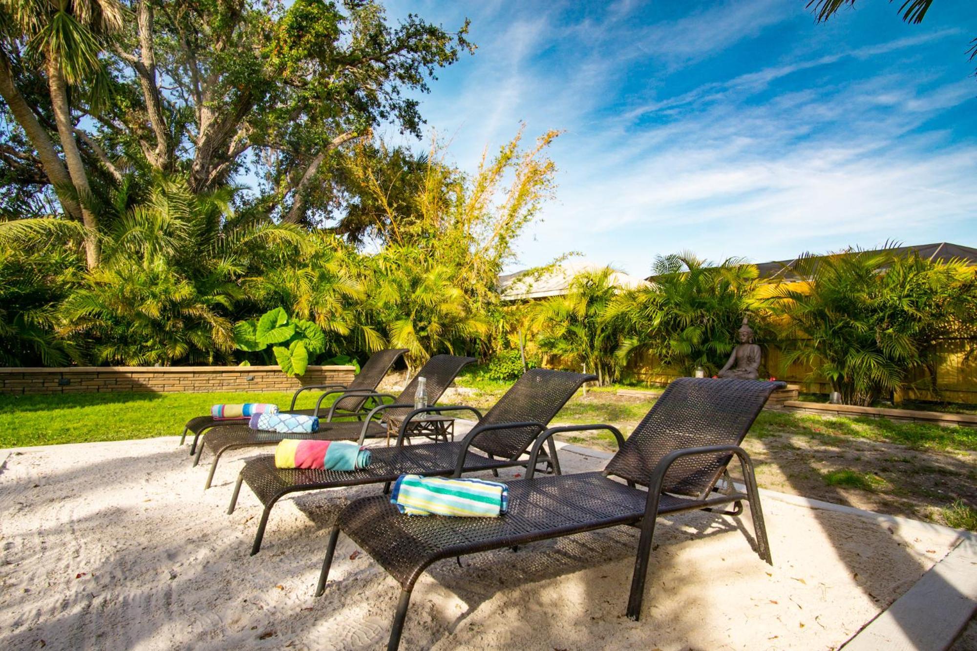 Beach Cottage With Heated Pool Just Off Siesta Key Sarasota Exterior foto